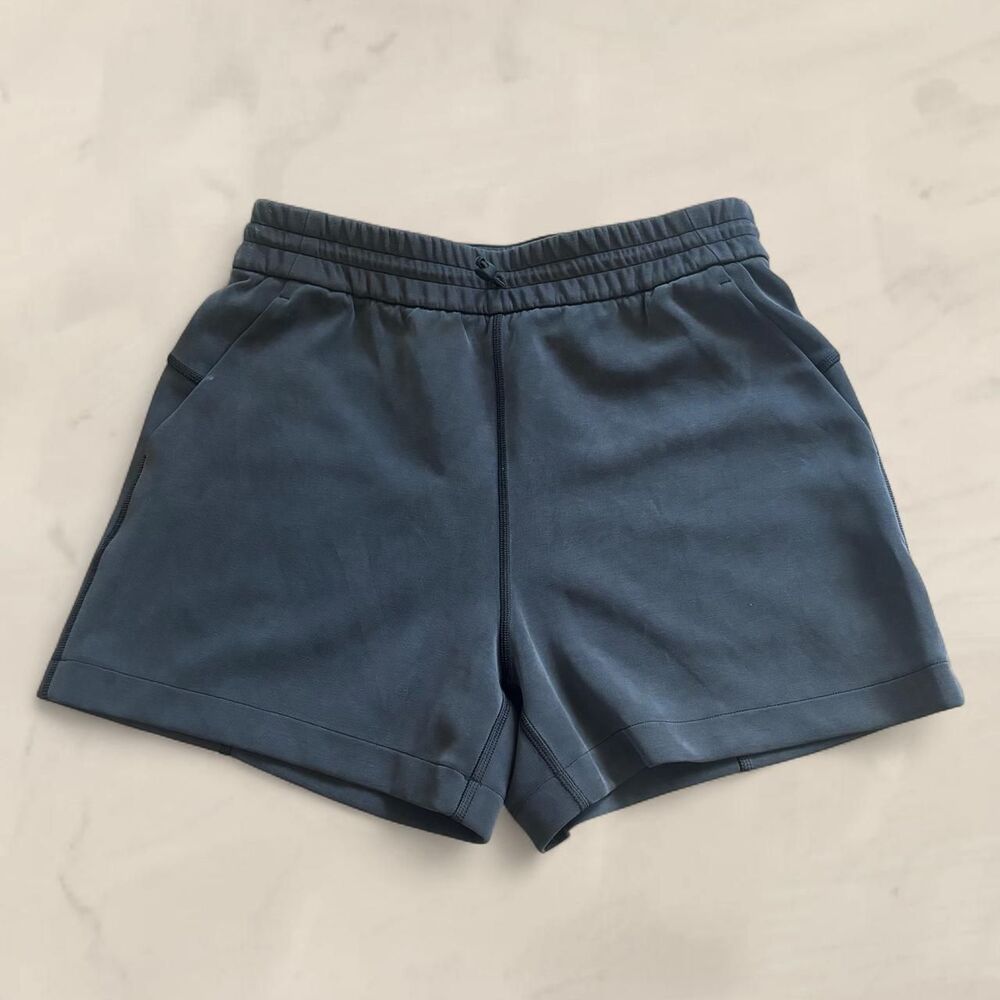 lululemon softstreme shorts black size 6
